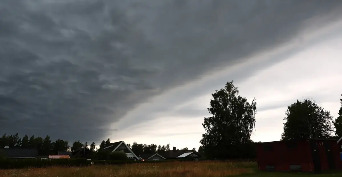 heavy thunderstorm warning — DE news