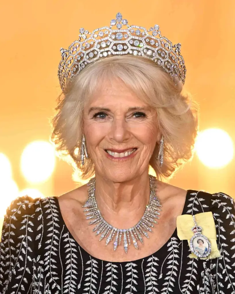 Queen camilla: Königin Camilla überrascht mit unkonventionellem Auftritt