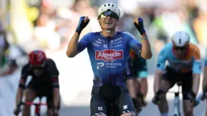 Tour de France - 17. Etappe heute live im Ticker: Fluchtgruppe formiert sich: Van der Poel mischt vorne mit - Liveticker