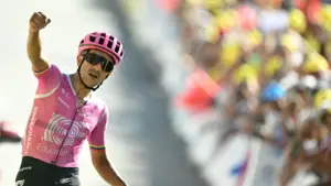 Carapaz gewinnt 18. Tour-Etappe vor erneut starkem Schmid