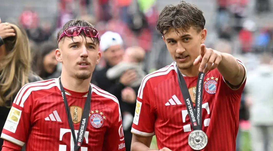 Tom Bischof machte einst den Karten-Jubel: FC Bayern-Star enthüllt Uno-Deal - BILD