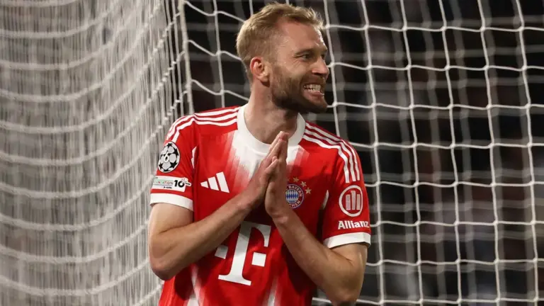 FC Bayern: Neuer Vertrag perfekt – Hier kommt Konrad Laimer von seiner Unterschrift! - BILD