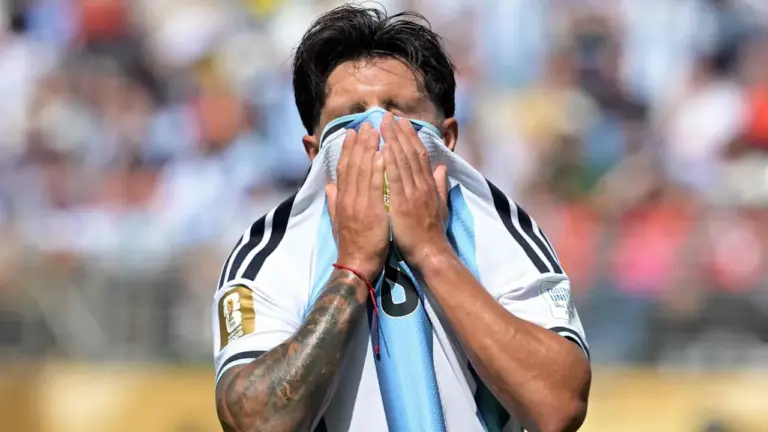 Fußball-WM: Fifa ermittelt wegen Falklandinseln-Banner gegen Argentinien