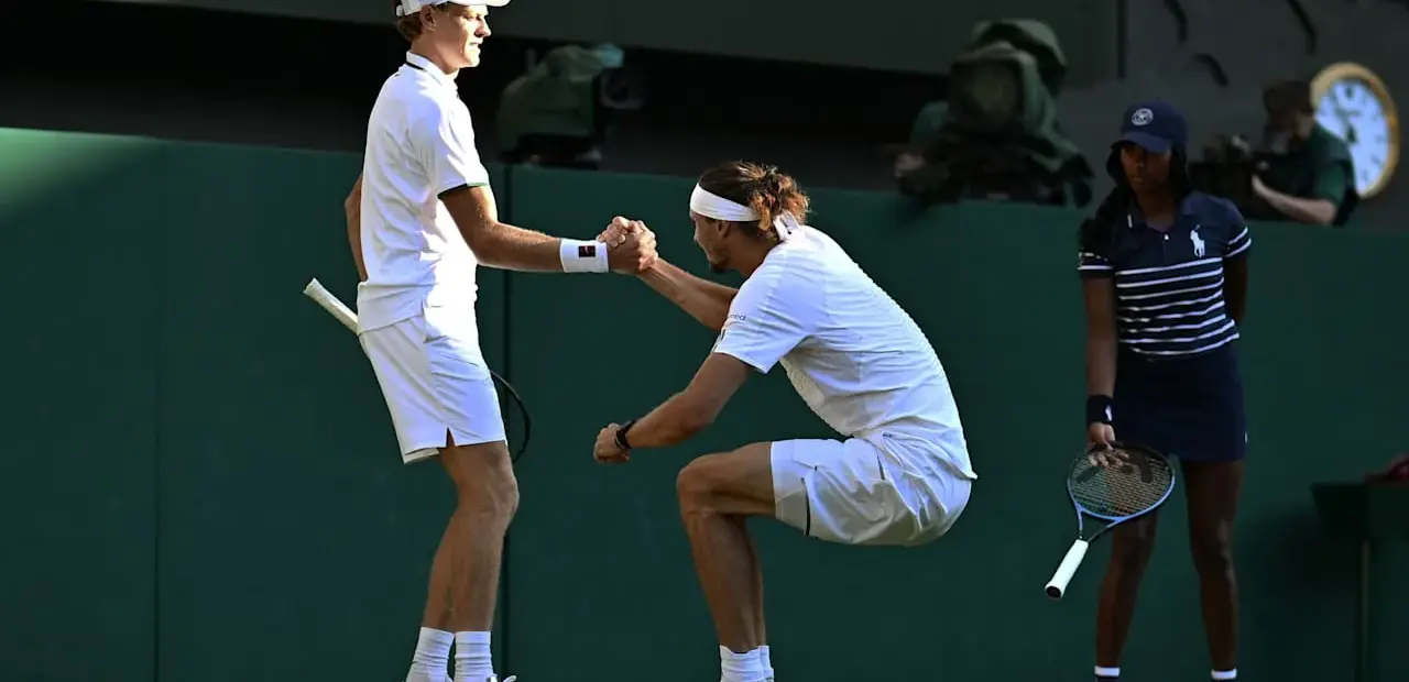 00:27 Zverev hat sich im Wimbledon-Finale verletzt