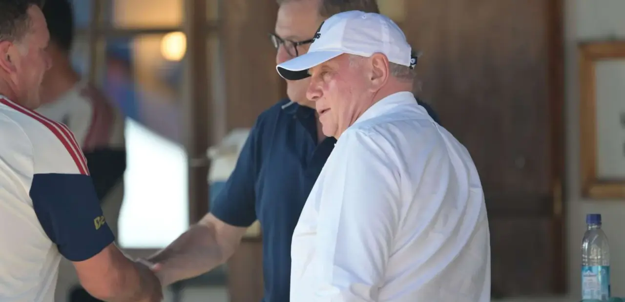 Hoeneß entschuldigt sich bei Eberl - und stellt Verlängerung in Aussicht