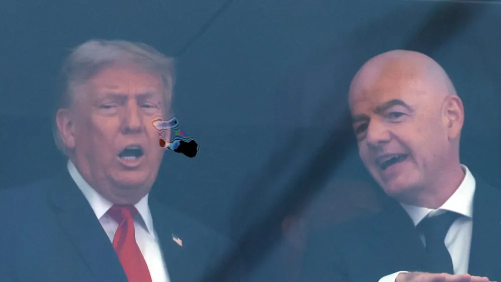 Beim Finale der Fußball-Weltmeisterschaft sind auch Donald Trump und seine Frau im Stadion anwesend. Gemeinsam mit Fifa-Präsident Gianni Infantino verfolgen sie das Spiel zwischen Argentinien und Spanien auf der Tribüne.Quelle:Magenta TV