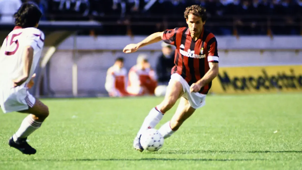 FRANCO-BARESI-AC-Milan-Serie-A-Milan-vs-Torino-2-1-Milano-SERIE-A-1988-89-MILAN-TORINO-2-1-PUBLICATIONxNOTxINxITA