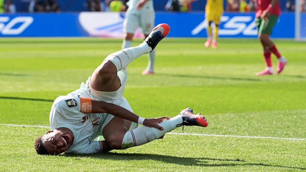 Frankreich setzt sich mit 2:0 gegen Marokko durch und steht zum dritten Mal in Folge unter den besten vier Teams der Welt. Kapitän und Torschütze Kylian Mbappé musste allerdings angeschlagen ausgewechselt werden.Quelle:MAGENTA TV