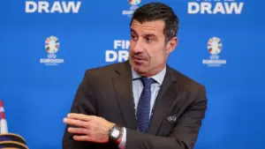 »Niederträchtig«, »betrügerisch«, »feige« – Luís Figo attackiert Gianni Infantino