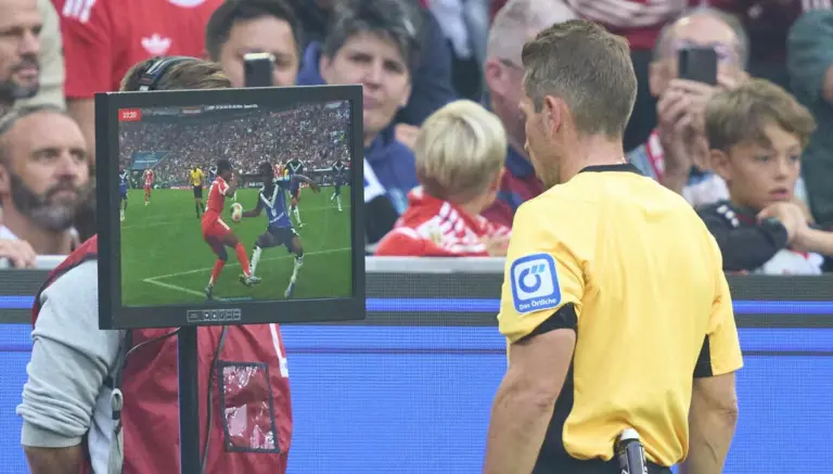 WM-Regeln gelten künftig auch in der Bundesliga - was die Trainer davon halten - T-Online